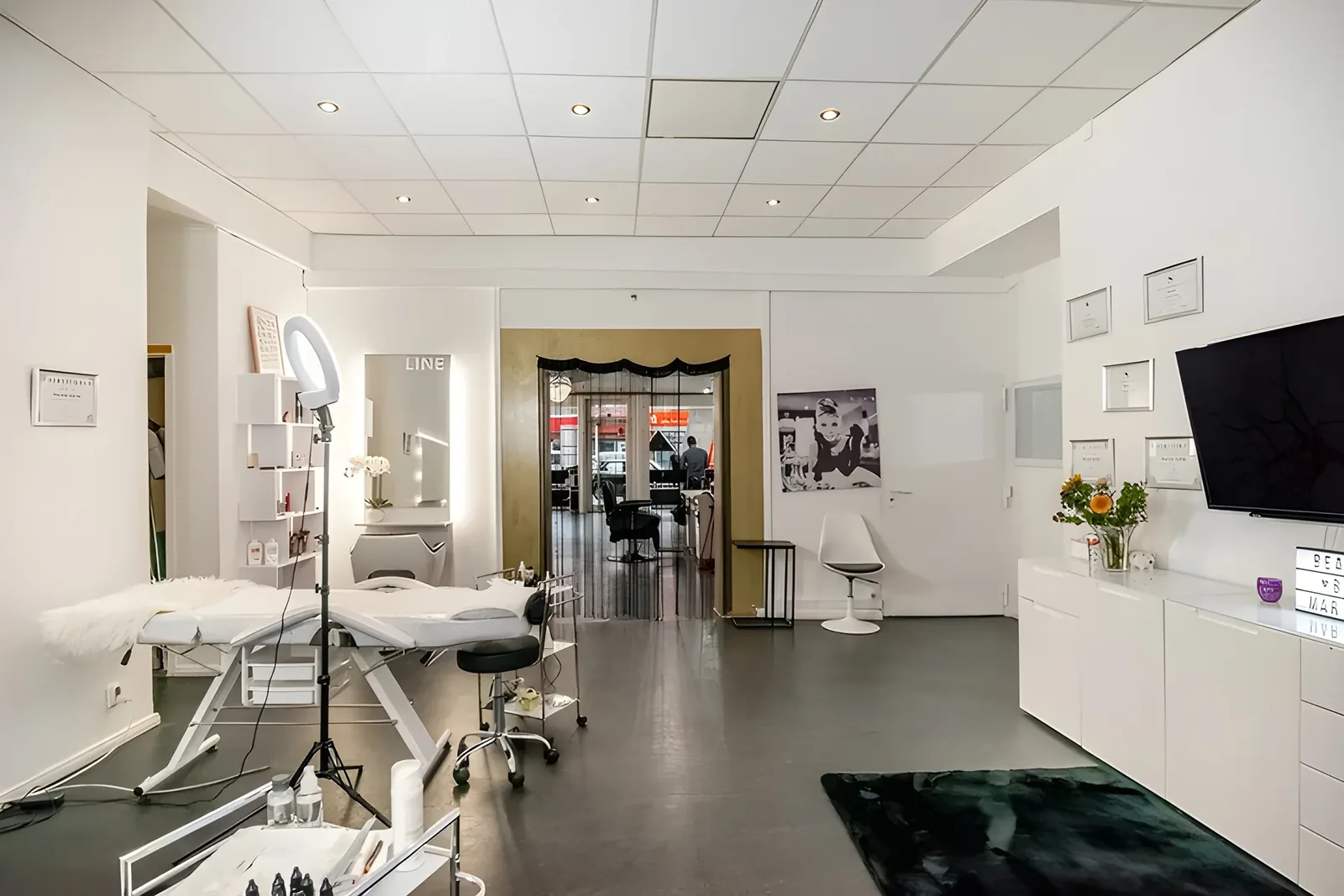 Blick in das Studio von BeautyByMaryam an der Wandsbecker Marktstraße